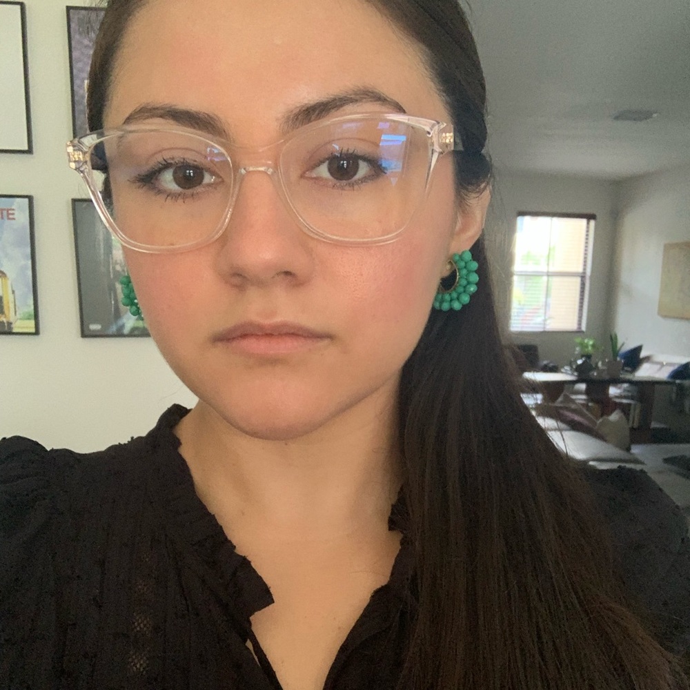 Meet your Posher, Adriana